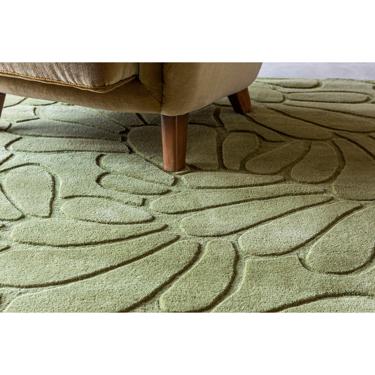 Laura Ashley Coleby Petals Hedgerow Green 078807 Designer Wool Rug