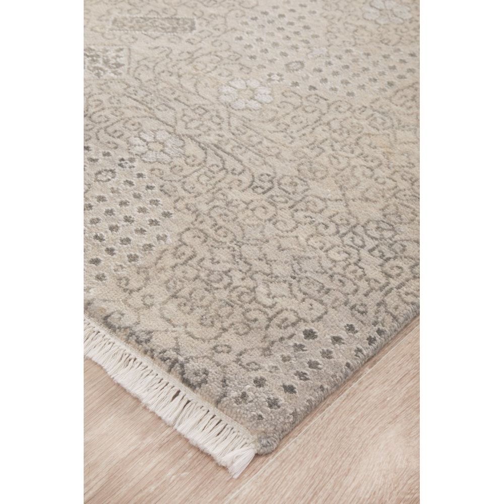 Silver Grey Patterned Hand Knotted Oriental Wool Rug - 2