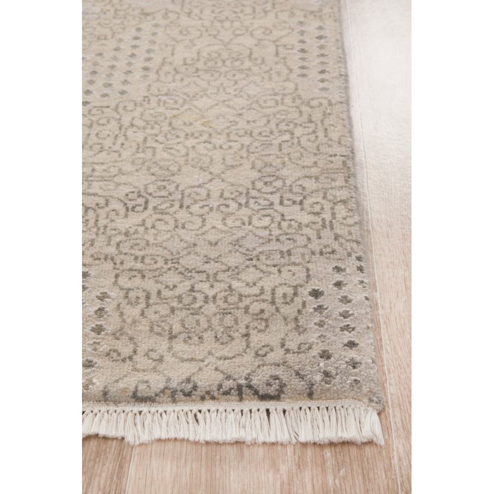 Silver Grey Patterned Hand Knotted Oriental Wool Rug - 3
