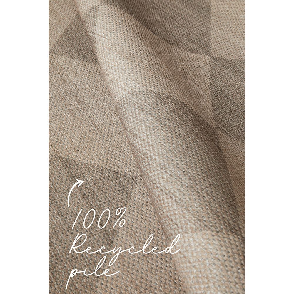 Textured machine washable rug with 100% recycled pile