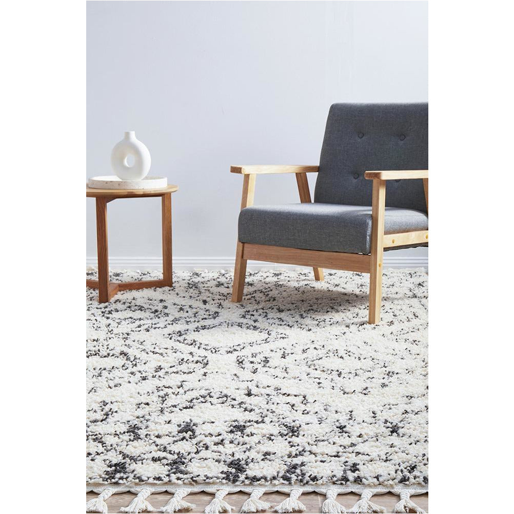 Saguenay 741 Tribal Monochrome Shaggy Rug - Rugs Of Beauty - 3