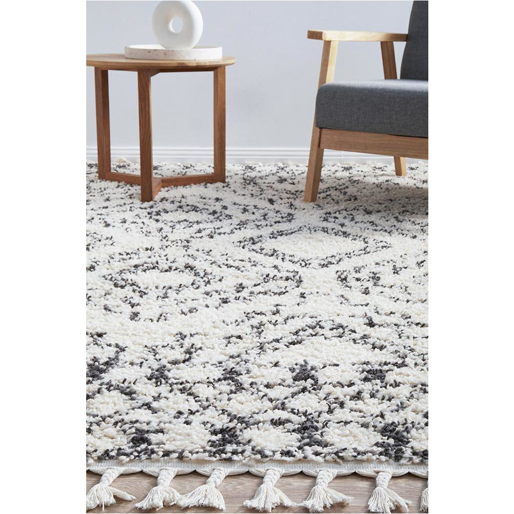 Saguenay 741 Tribal Monochrome Shaggy Rug - Rugs Of Beauty - 4