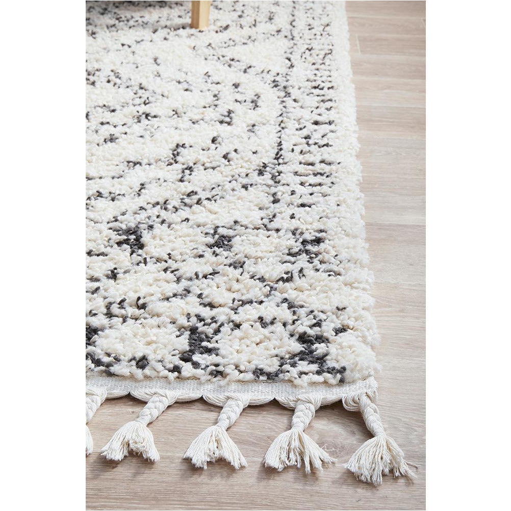 Saguenay 741 Tribal Monochrome Shaggy Rug - Rugs Of Beauty - 5