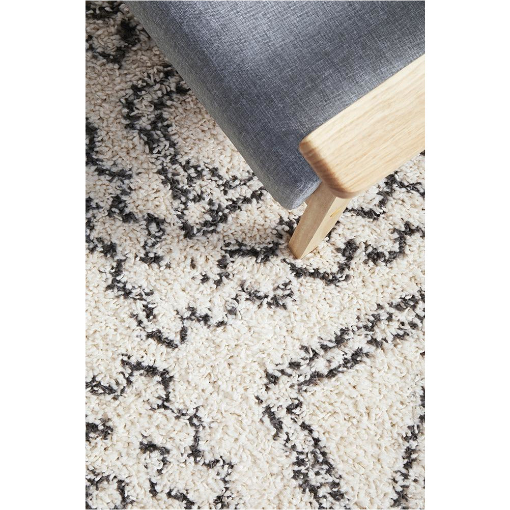 Saguenay 741 Tribal Monochrome Shaggy Rug - Rugs Of Beauty - 6