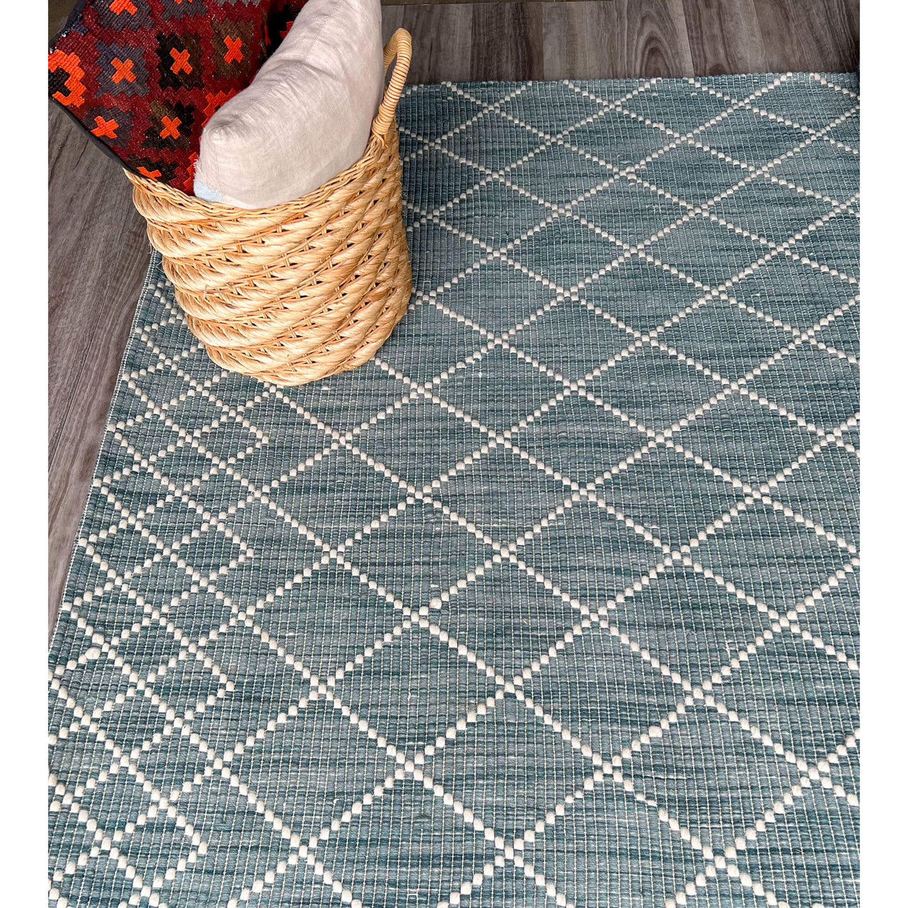 Manchester Wool Rug Manchester 3451 Teal Cross Patterned Wool Rug – Rugs Of Beauty