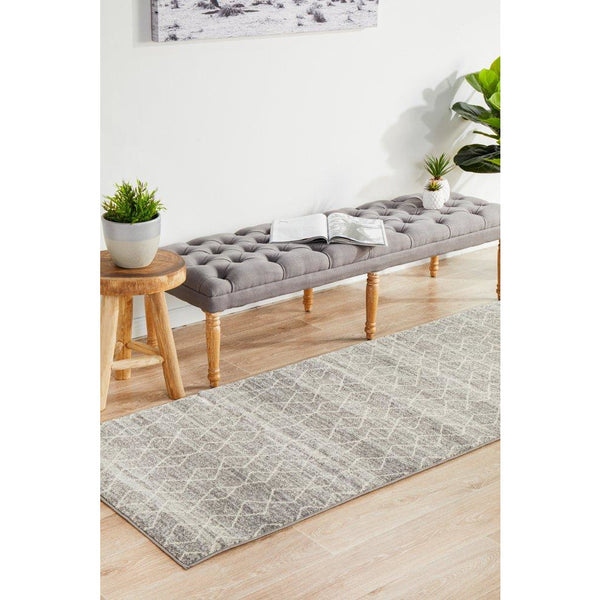 Amirtha Transitional Grey Patterned Designer Runner Rug﻿﻿ - Rugs Of Beauty - 3