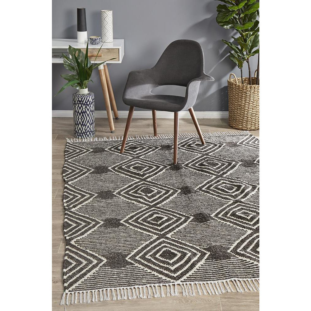 Quivira 484 Charcoal Grey Beige Diamond Patterned Modern Rug - Rugs Of Beauty - 2