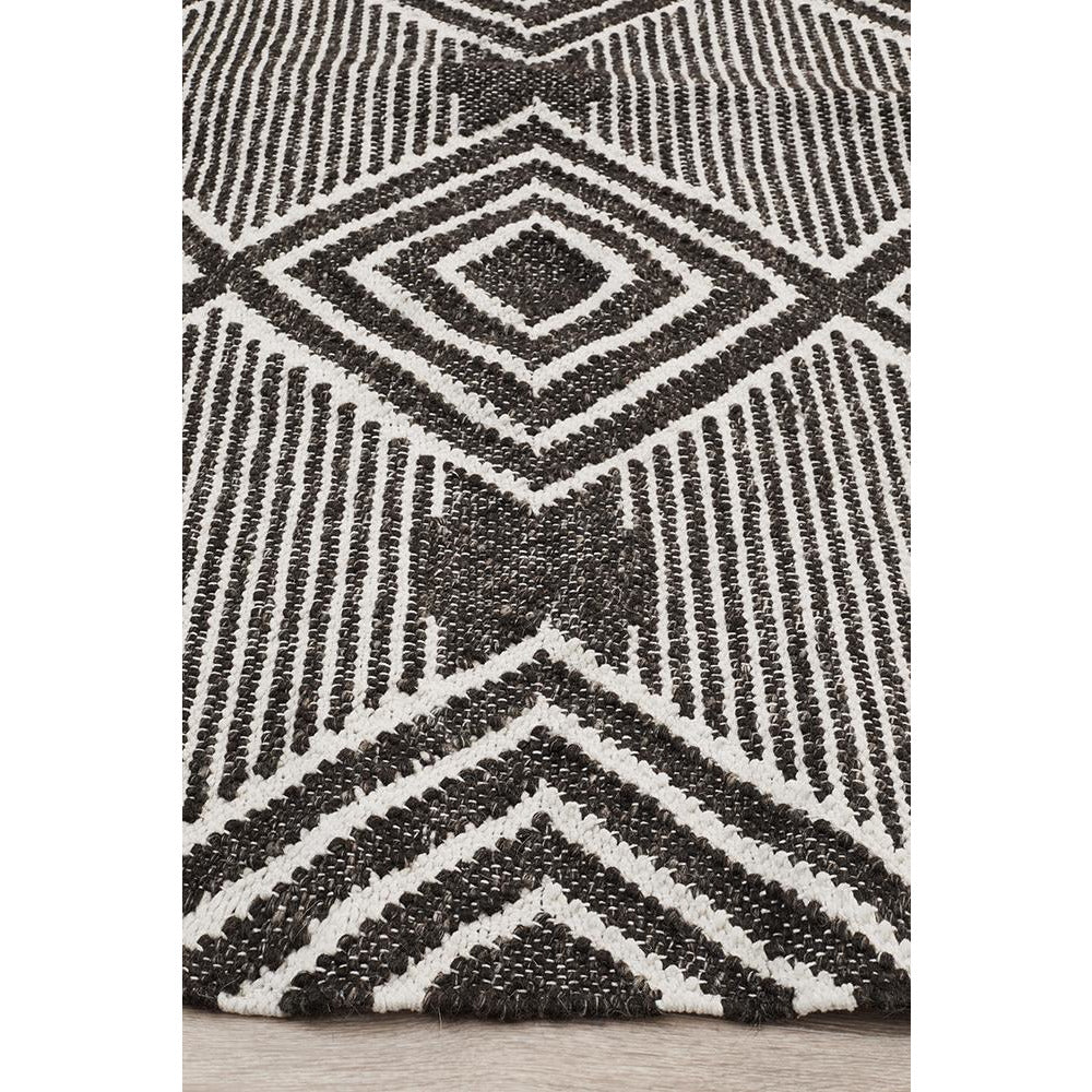 Quivira 484 Charcoal Grey Beige Diamond Patterned Modern Rug - Rugs Of Beauty - 5