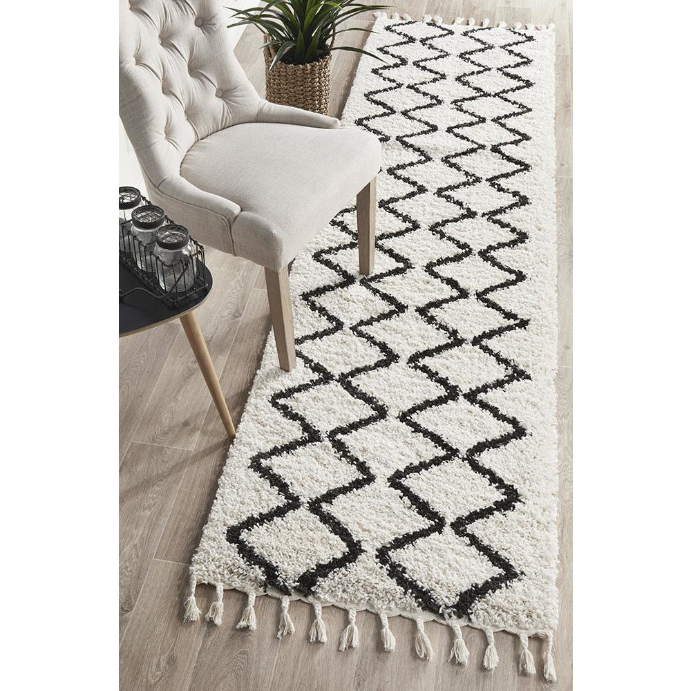 Zaria 151 White Black Moroccan Inspired Modern Shaggy Runner Rug - Rugs Of Beauty - 1